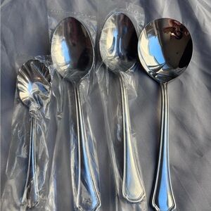 Reed & Barton Arlington Newton Flatware Set Shell Round Oval Serving Spoon + NEW